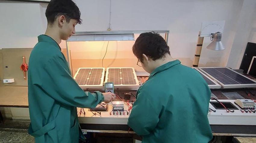 Geleceğin mühendisleri burada yetişiyor: Robot yapıyorlar, mantar üretiyorlar, güneşten elektrik alıyorlar