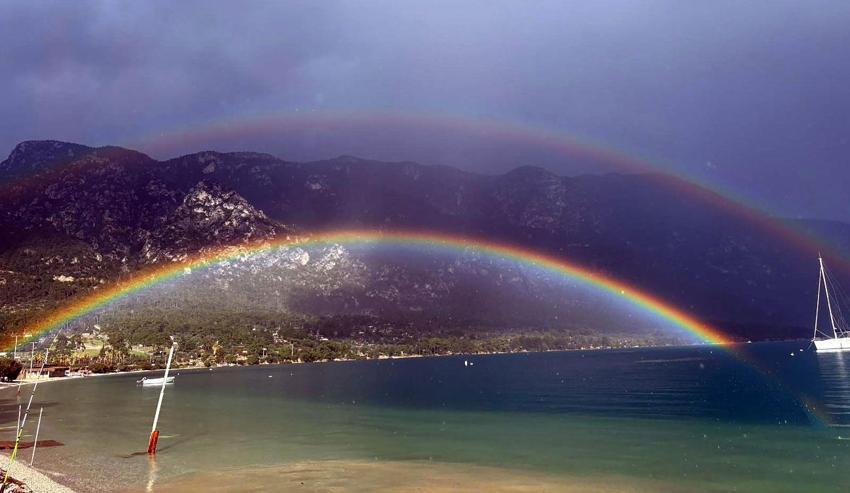 Menteşe Akbük Koyu’nda oluşan Gökkuşağı mest etti