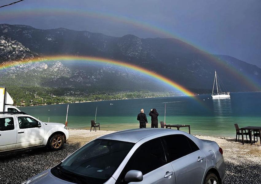 Menteşe Akbük Koyu’nda oluşan Gökkuşağı mest etti