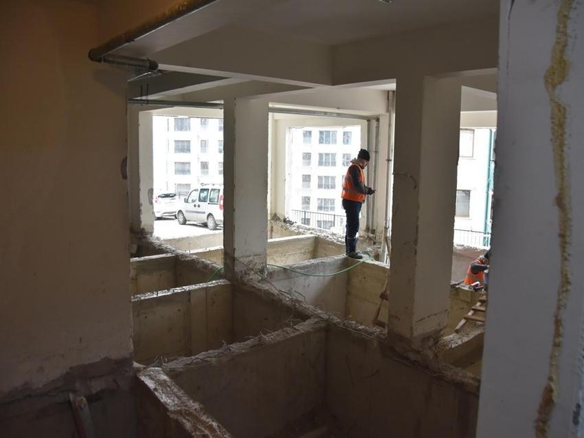 Bursa'da bina zemininde ilk kez uygulandı: Bir anda kaya parçasına dönüyor!
