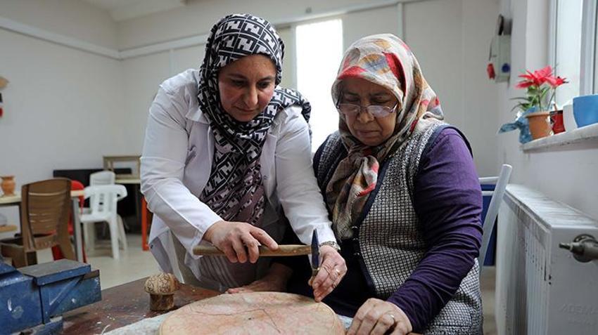 Gaziantepli girişimci eşinden öğrendi, şimdi başkalarına öğretiyor: Kadınlar ev ekonomisine katkı sağlıyor