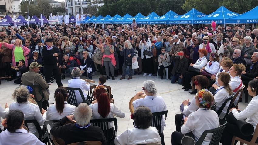 Muğla Datça'da 7. Badem Çiçeği Festivali coşkuyla başladı