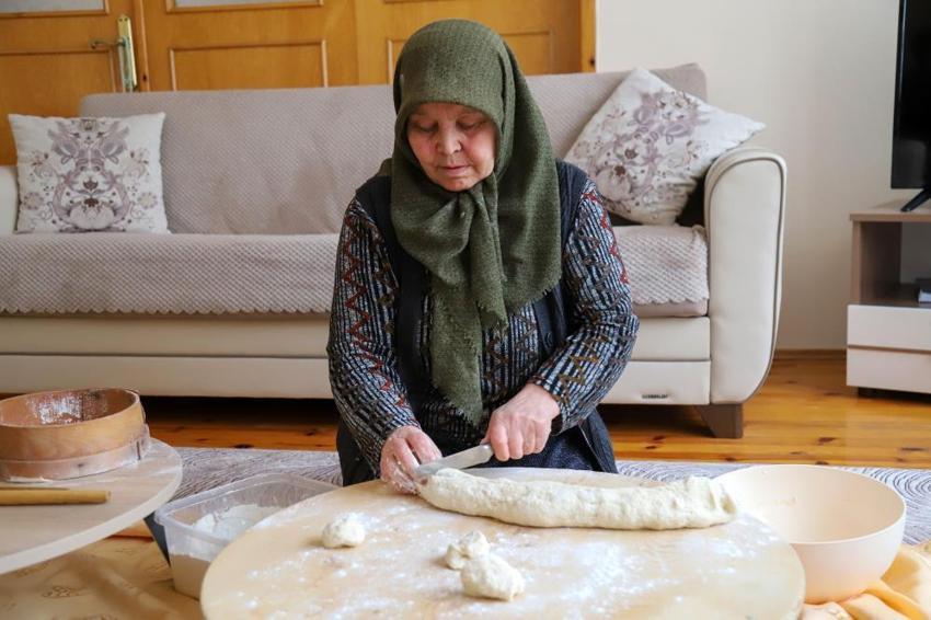 Gümüşhane'de kadınlar imece usulü hazırlıyor! Sahurda tok tutuyor, iftarda pratiklik sağlıyor