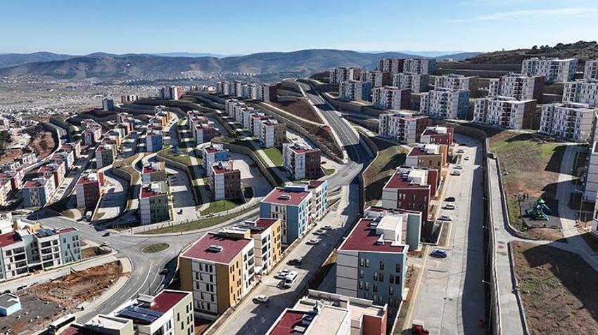 Depremzedeler, yeni yuvalarının ödeme planını sevinçle karşıladı: 'Bir araba parası bile değil'