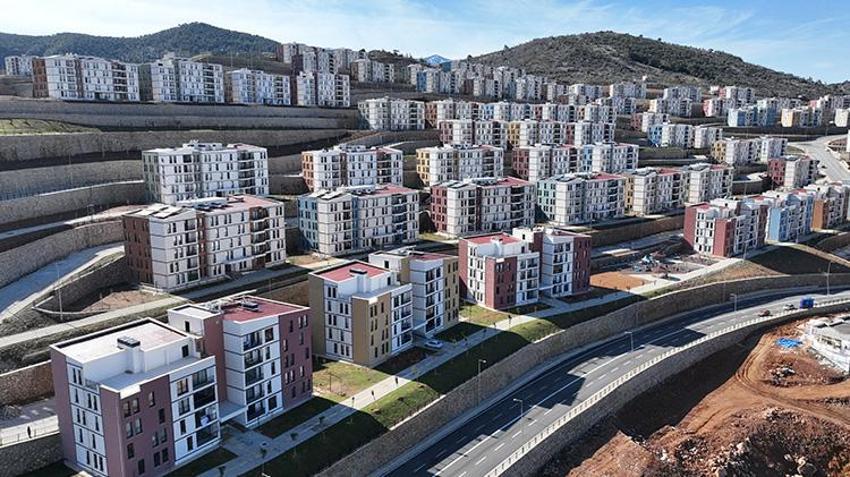 Depremzedeler, yeni yuvalarının ödeme planını sevinçle karşıladı: 'Bir araba parası bile değil'