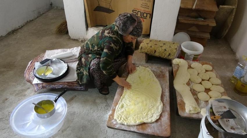 Yozgat’ın kış lezzeti: Odun ateşinde pişen Saya çörek sofraları ısıtıyor: Sofraların baş tacı