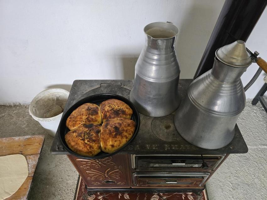 Yozgat’ın kış lezzeti: Odun ateşinde pişen Saya çörek sofraları ısıtıyor: Sofraların baş tacı