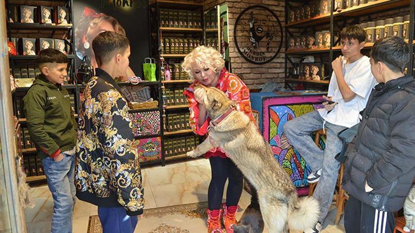 ‘Mardinli Marilyn Monroe’ tahliye edildi! Taksi şoförünün köpeği ezdiği anın videosunu paylaştığı için cezaevine girmişti