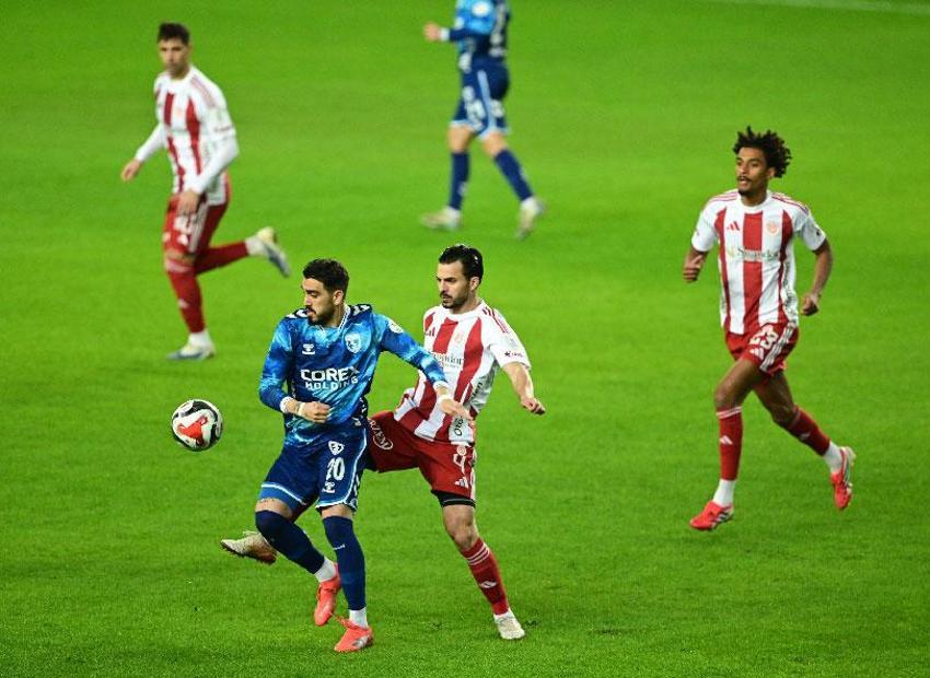 Antalyaspor-Samsunspor maçında 1 penaltı ve 4 gol vardı