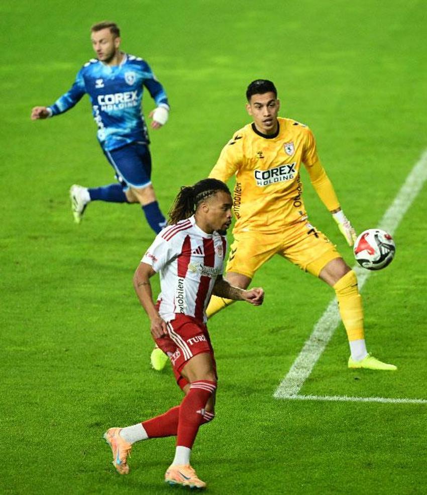 Antalyaspor-Samsunspor maçında 1 penaltı ve 4 gol vardı