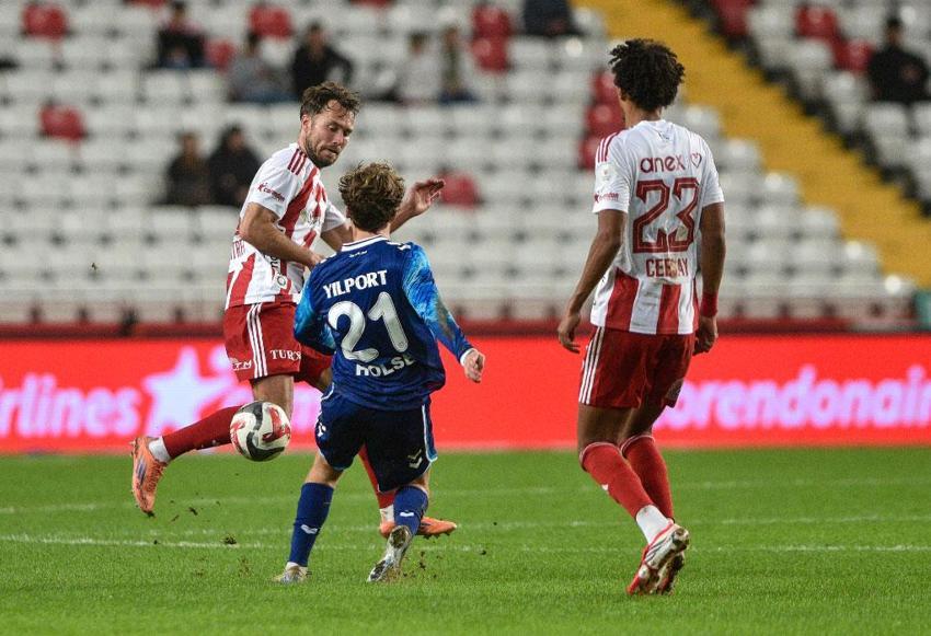 Antalyaspor-Samsunspor maçında 1 penaltı ve 4 gol vardı