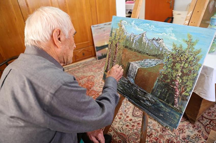 20 yıllık pilot emekli olunca Nevşehir'de yaptı! Durmadan üretip bedavaya veriyor