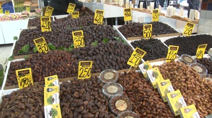 Eskişehir'de Ramazan mesaisi: Sofraların baş tacı hurma ve helva kapış kapış gidiyor!