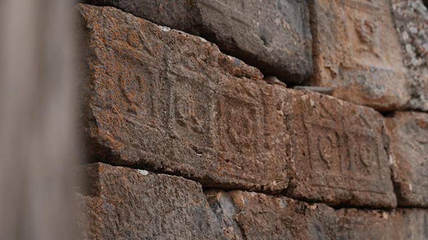 Isparta kış mevsiminde de turizmin gözdesi haline geldi: Göl manzaralı kayak keyfi! Davraz Dağı 12 pistiyle kayak tutkunlarını bekliyor