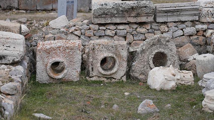 Isparta kış mevsiminde de turizmin gözdesi haline geldi: Göl manzaralı kayak keyfi! Davraz Dağı 12 pistiyle kayak tutkunlarını bekliyor