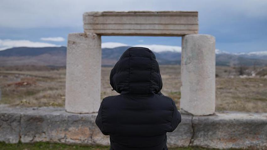 Isparta kış mevsiminde de turizmin gözdesi haline geldi: Göl manzaralı kayak keyfi! Davraz Dağı 12 pistiyle kayak tutkunlarını bekliyor
