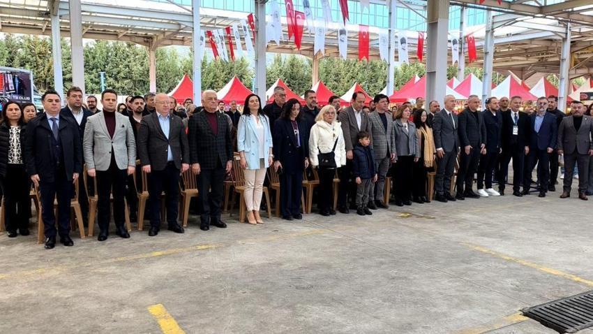 Ege'de Karadeniz rüzgarı! Muğla'da binlerce kişi hamsi kuyruğuna girdi