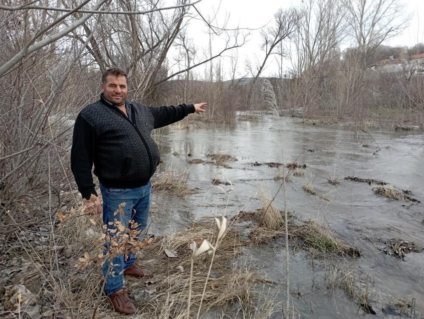 Tokat'ta bin 500 dönümde görüldü: Köylüler kapılara dayandı