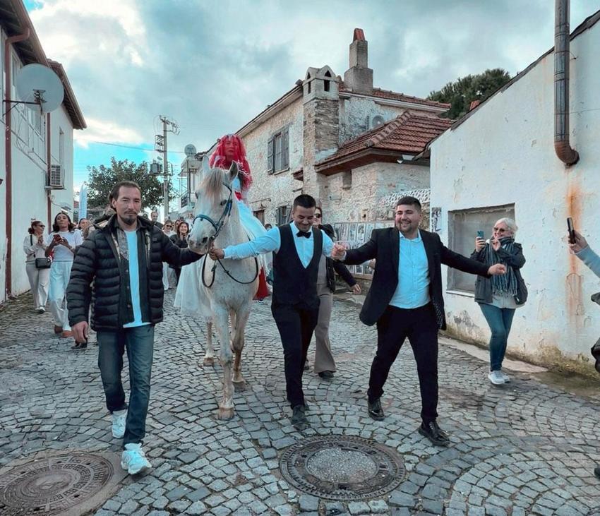 Muğla Datça'da ‘Badem Çiçeği Festivali’ renkli görüntülerle devam ediyor