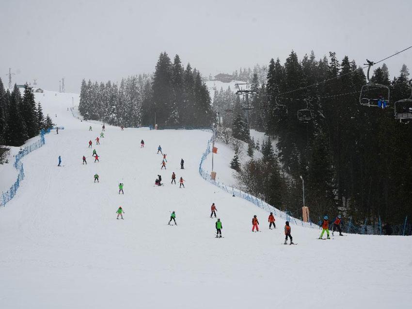 Sevgililer Günü'nde Ilgaz Dağı'nda renkli festival: 20 dakikada kayak yapıp, 1 saatte denize girebiliyorsunuz