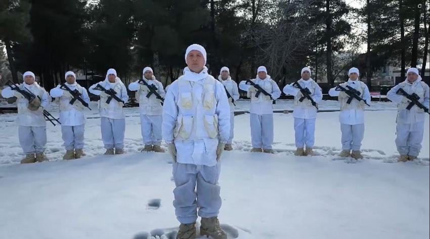 Sabahat teyzenin ördüğü 400 bere Mehmetçik’in yüreğini ısıttı
