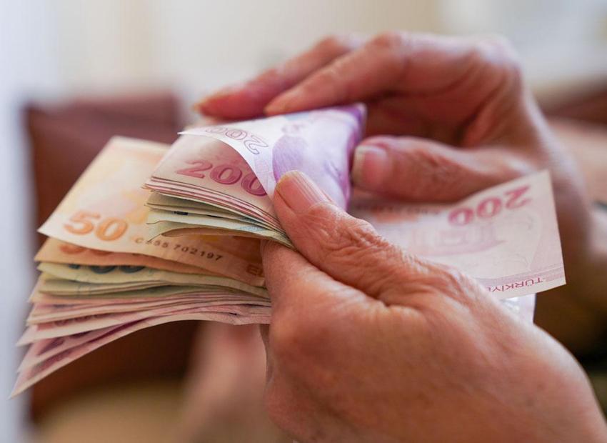 2026 yılı emekli bayram ikmariyesi ne kadar olacak? Uzman isim milyonların beklediği cevabı verdi