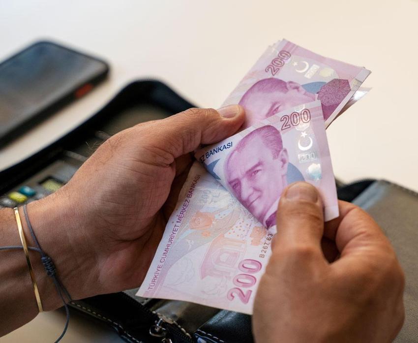 2026 yılı emekli bayram ikmariyesi ne kadar olacak? Uzman isim milyonların beklediği cevabı verdi