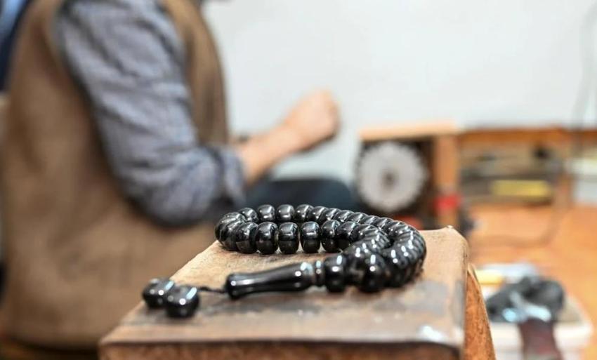 45 yıllık usta Oltu taşı tespihinin sırrını açıkladı: Fazlası değer kaybettirir