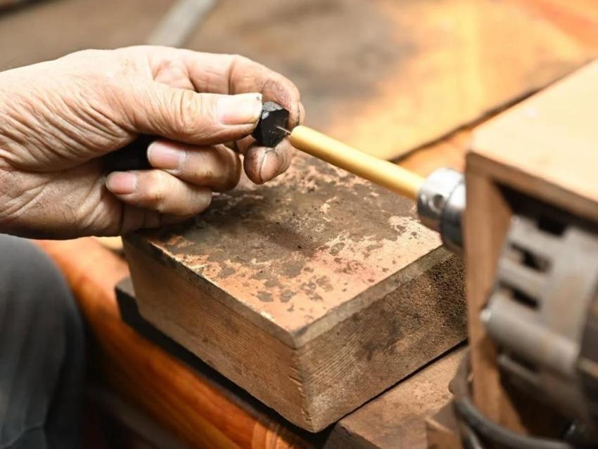 45 yıllık usta Oltu taşı tespihinin sırrını açıkladı: Fazlası değer kaybettirir