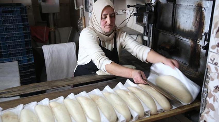 Tüm umutlar tükenip fırın kapanma noktasına gelince sorumluluğu aldı! 3 çocuk annesi kadın tek başına iş yerini ayakta tutuyor