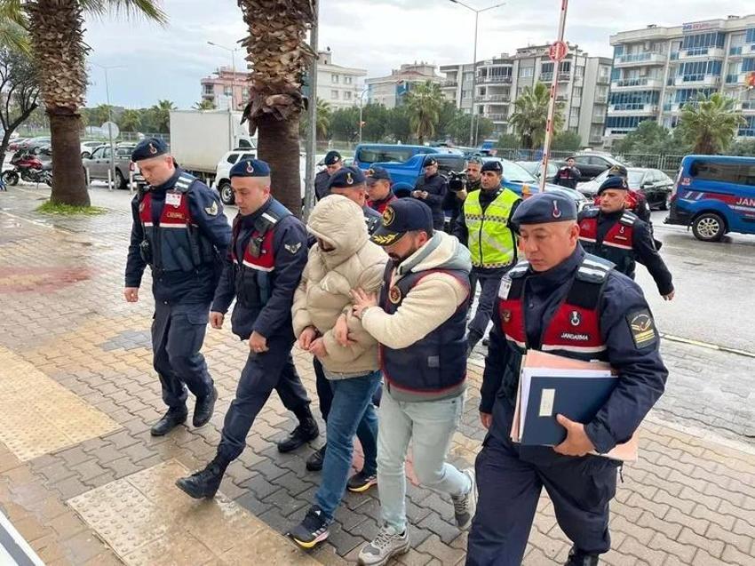 Kızlar boğulurken onlar camdan kaçtı! Şoförün ifadesi kan dondurdu: İki kız kardeşin sır ölümü