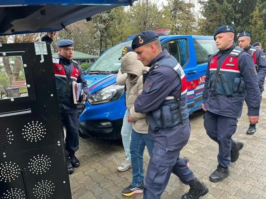 Kızlar boğulurken onlar camdan kaçtı! Şoförün ifadesi kan dondurdu: İki kız kardeşin sır ölümü