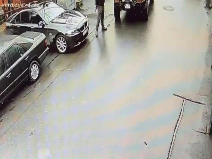 60 yaşında yarı çıplak sanayiyi bastı! İstanbul'da eski ortağını tehdit edip silah çekti