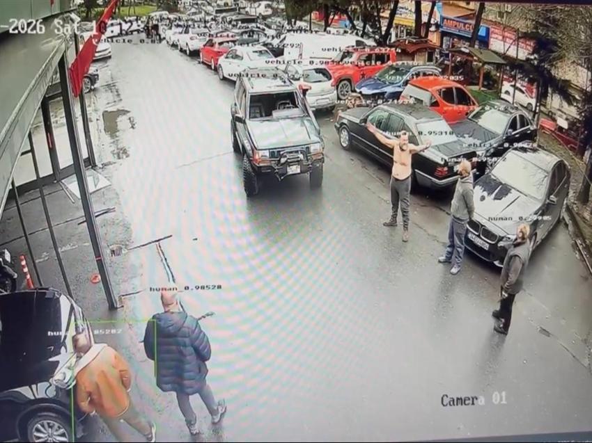 60 yaşında yarı çıplak sanayiyi bastı! İstanbul'da eski ortağını tehdit edip silah çekti