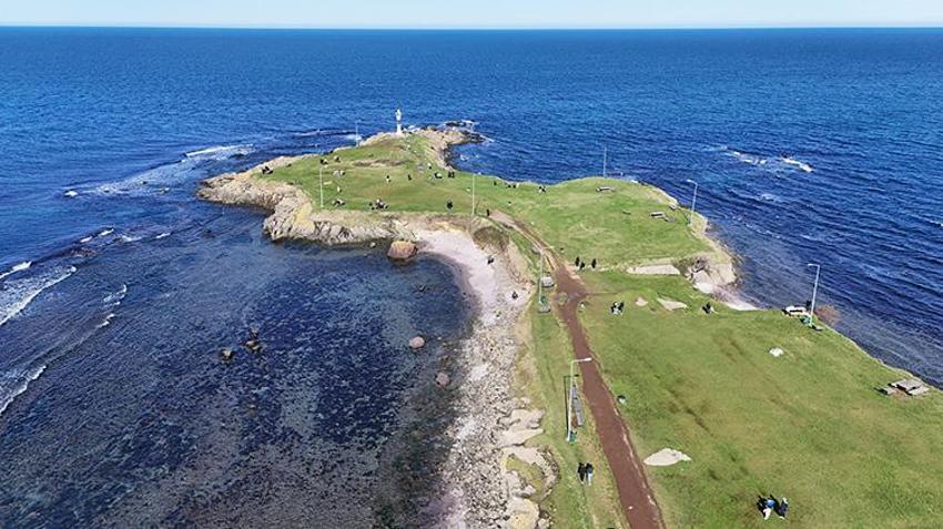 Hafta sonunun gözdesi oldu! Düğünlerden kampçılara herkes orada: Karadeniz’in ışığı Yason Burnu kış güneşiyle ziyaretçilerini ağırlıyor