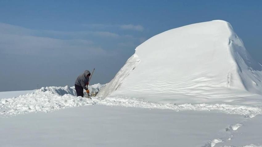 Ağrı'da cadde ve sokaklarda oluştu: Doğa kendini bu şekliyle gösterdi