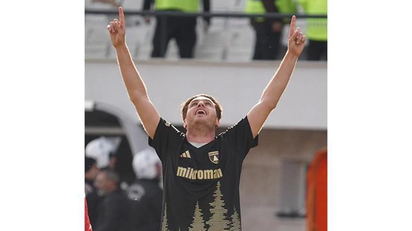 Muğlaspor müthiş seriyle Batman Petrolspor'u koltuğundan edip zirveye oturdu