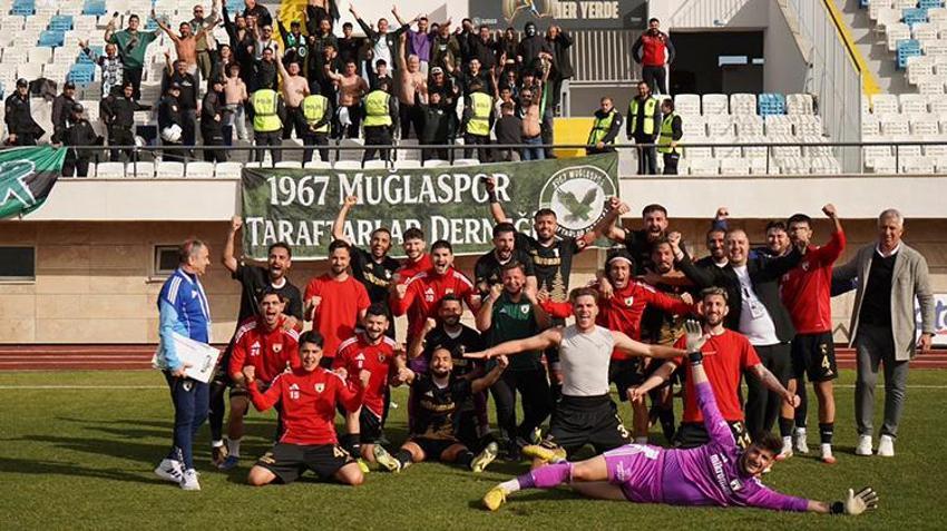 Muğlaspor müthiş seriyle Batman Petrolspor'u koltuğundan edip zirveye oturdu