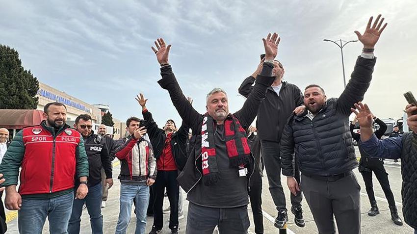 Samsunspor taraftarı Thomas Reis'i havalimanından uğurladı: 'Birlikte tarih yazdık, hiçbir zaman da bunu unutmayacağız'
