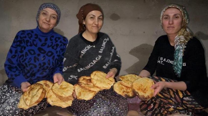 Hakkarili 3 kız kardeş geleneksel yöntemlerle tek tek hazırladı! Ramazan sofralarının vazgeçilmezi