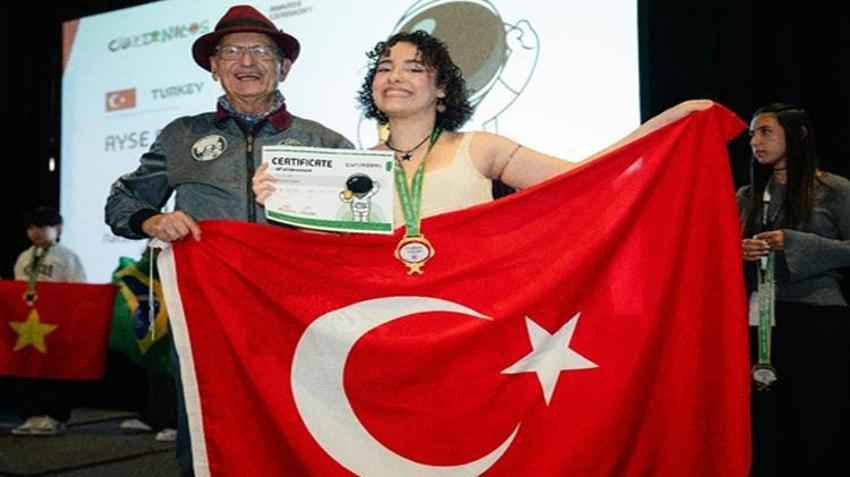 Dünya Hataylı Ayşe Naz'ı konuşuyor! ABD'de birinci oldu, NASA profesöründen referans aldı