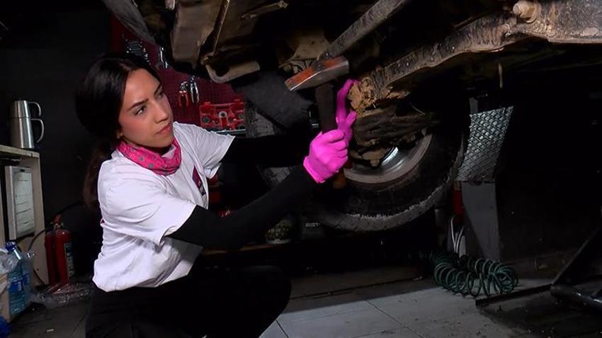 'Yapamazsın' diyenler şimdi 'Pembe eldivenli ustamız' diye çağırıyor! İşte oto sanayinin Amine ustası