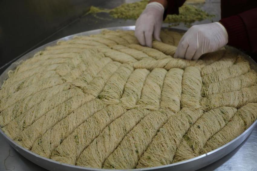 Diyarbakır'ın kadayıfçılarında Ramazan hareketliliği başladı: Hedef 25 ton satış yapmak