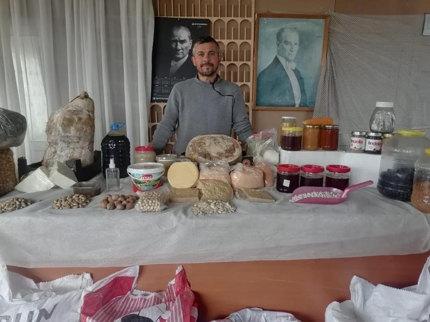 Yozgatlı çiftçi Türkiye'de örneği olmayan işi yaptı! İhtiyaç sahiplerine veriyor