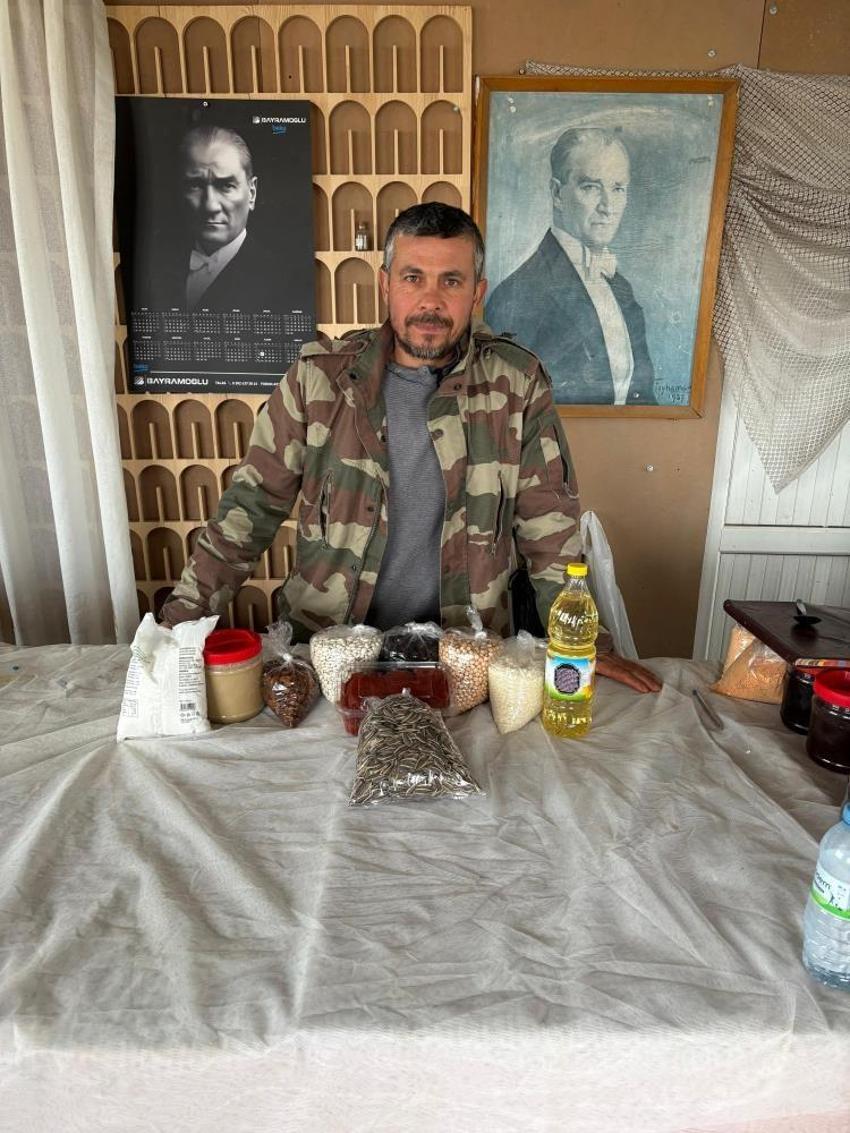 Yozgatlı çiftçi Türkiye'de örneği olmayan işi yaptı! İhtiyaç sahiplerine veriyor