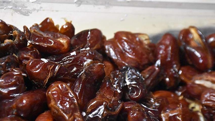 İzmir'de boyoz ustası Ramazan'a özel börek yaptı: 'Farklı bir lezzet olmuş'