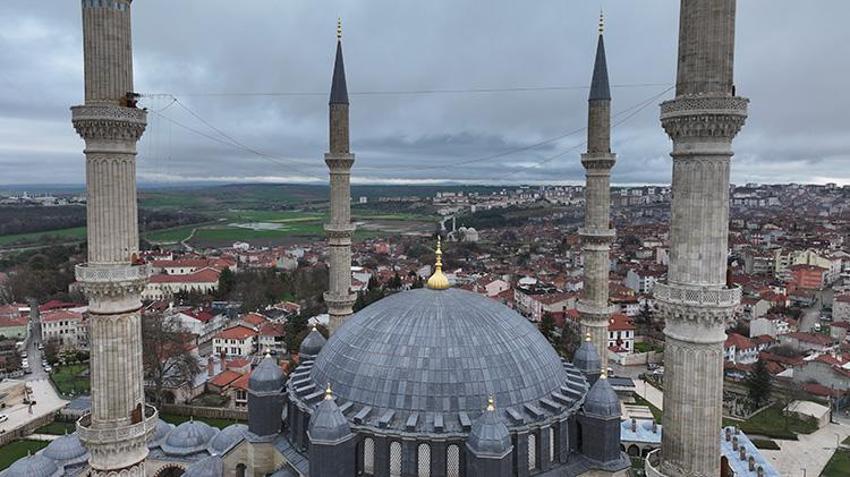 Edirne'de "Son mahyacı" ramazan ayında sanatıyla gökleri aydınlatıyor: Devredecek çırak arıyorlar