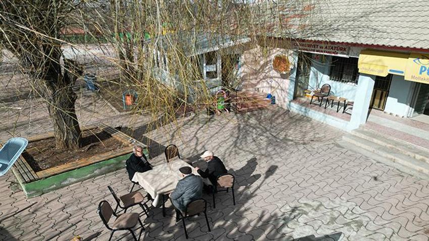 İstanbul'u bırakıp köylerine döndüler! Babalarına rakip olan 3 kız kardeş görenleri şaşırtıyor