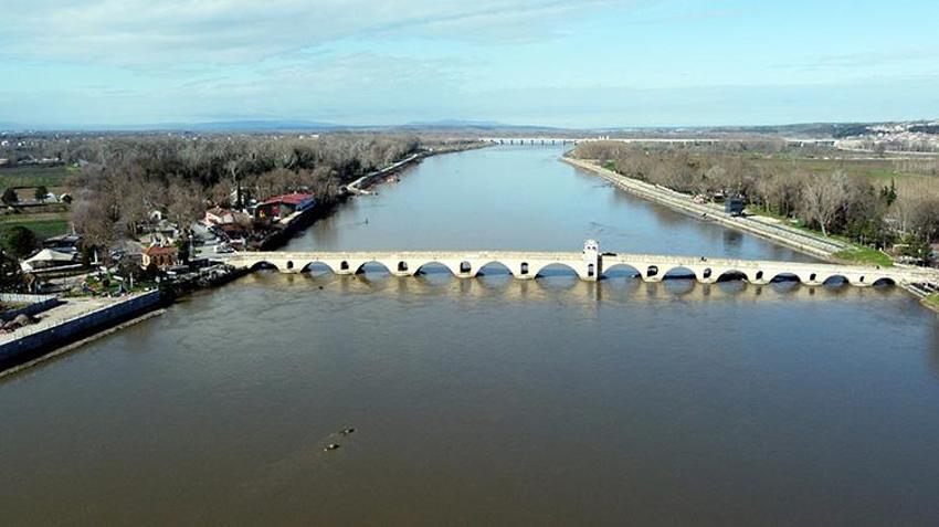 Edirne'de 'sarı' alarm! Meriç Nehri'nin debisi yükseldi
