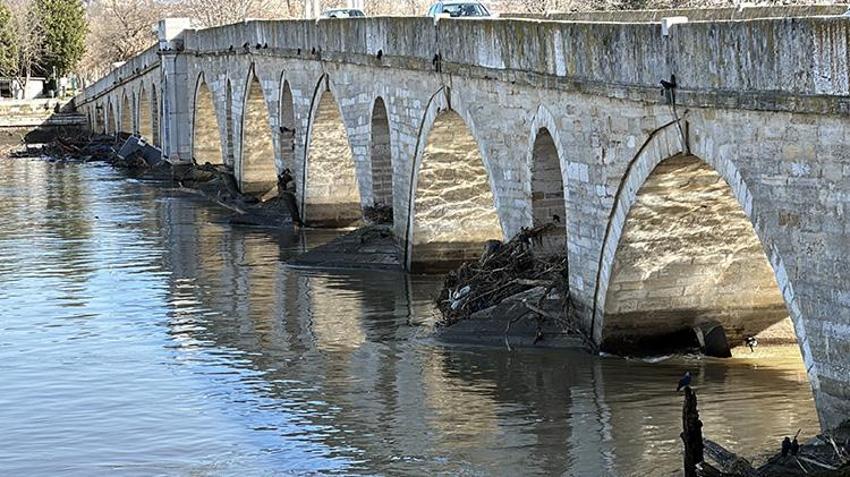 Edirne'de 'sarı' alarm! Meriç Nehri'nin debisi yükseldi